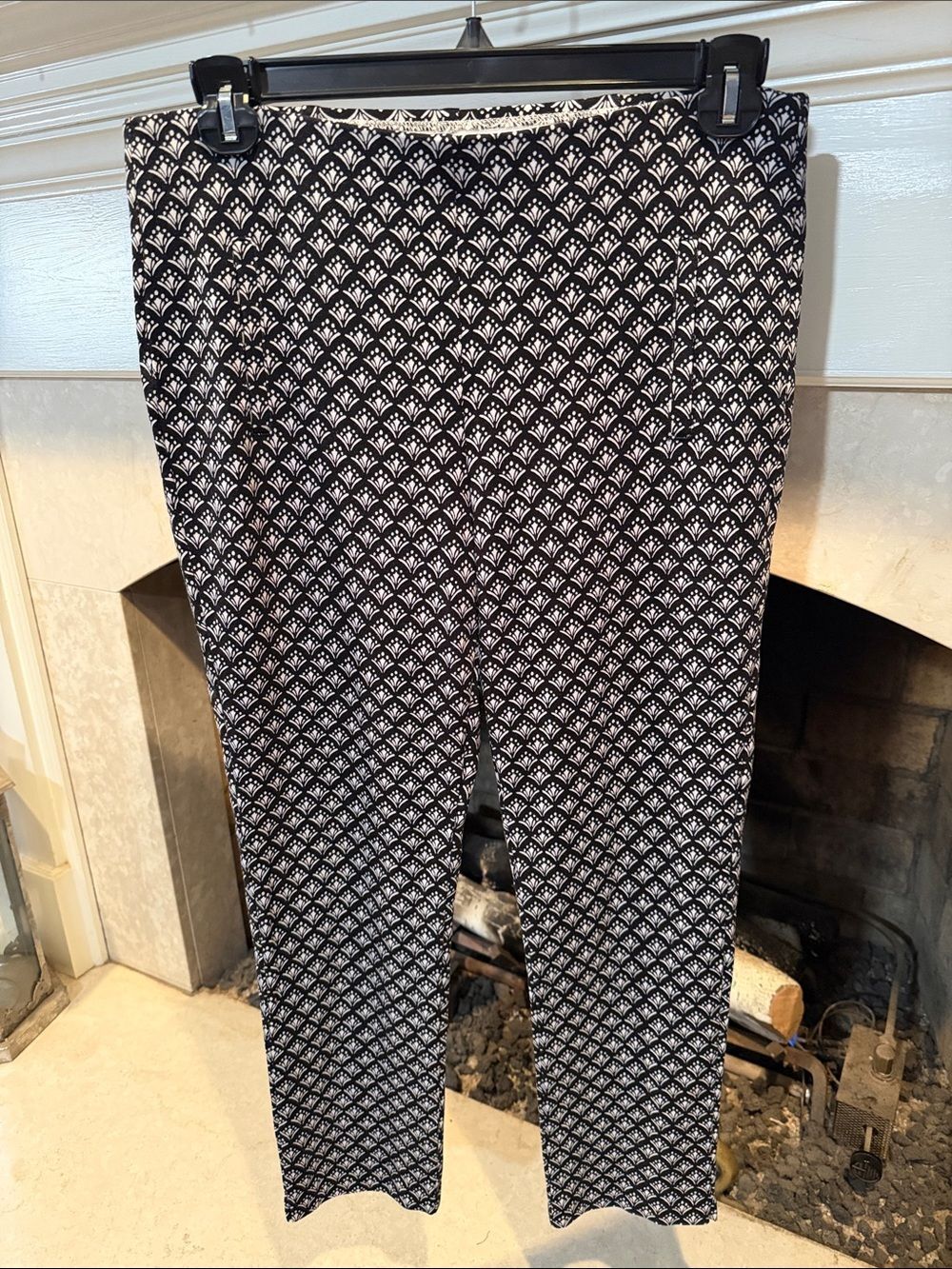 Chico's Navy & White Geometric Ankle Pull-On Pants size 10 (1.5)